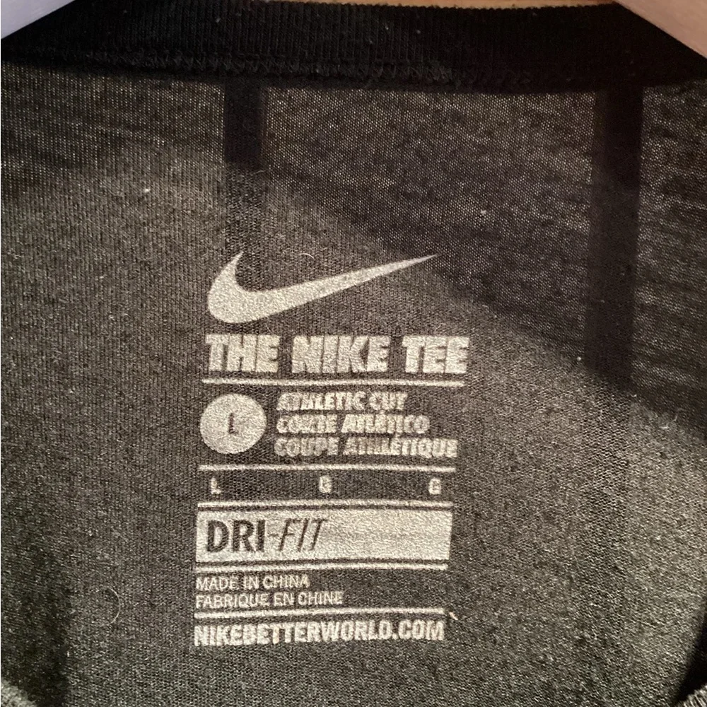 The Nike Tee Run Dri-FIT Graphic Logo Short Sleeve T-Shirt Men's Size Large